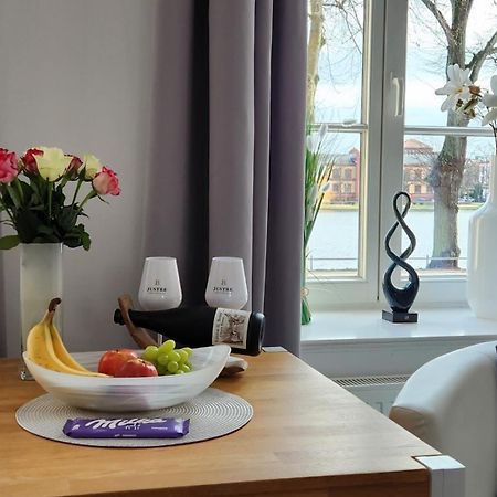 Das Ferienapartment Alexandrine Direkt Am Pfaffenteich Mit Eigenem Parkplatz Schwerin (Mecklenburg-Vorpommern) Quarto foto
