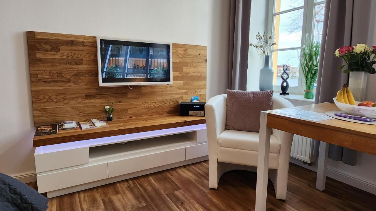 Das Ferienapartment Alexandrine Direkt Am Pfaffenteich Mit Eigenem Parkplatz Schwerin (Mecklenburg-Vorpommern) Exterior foto