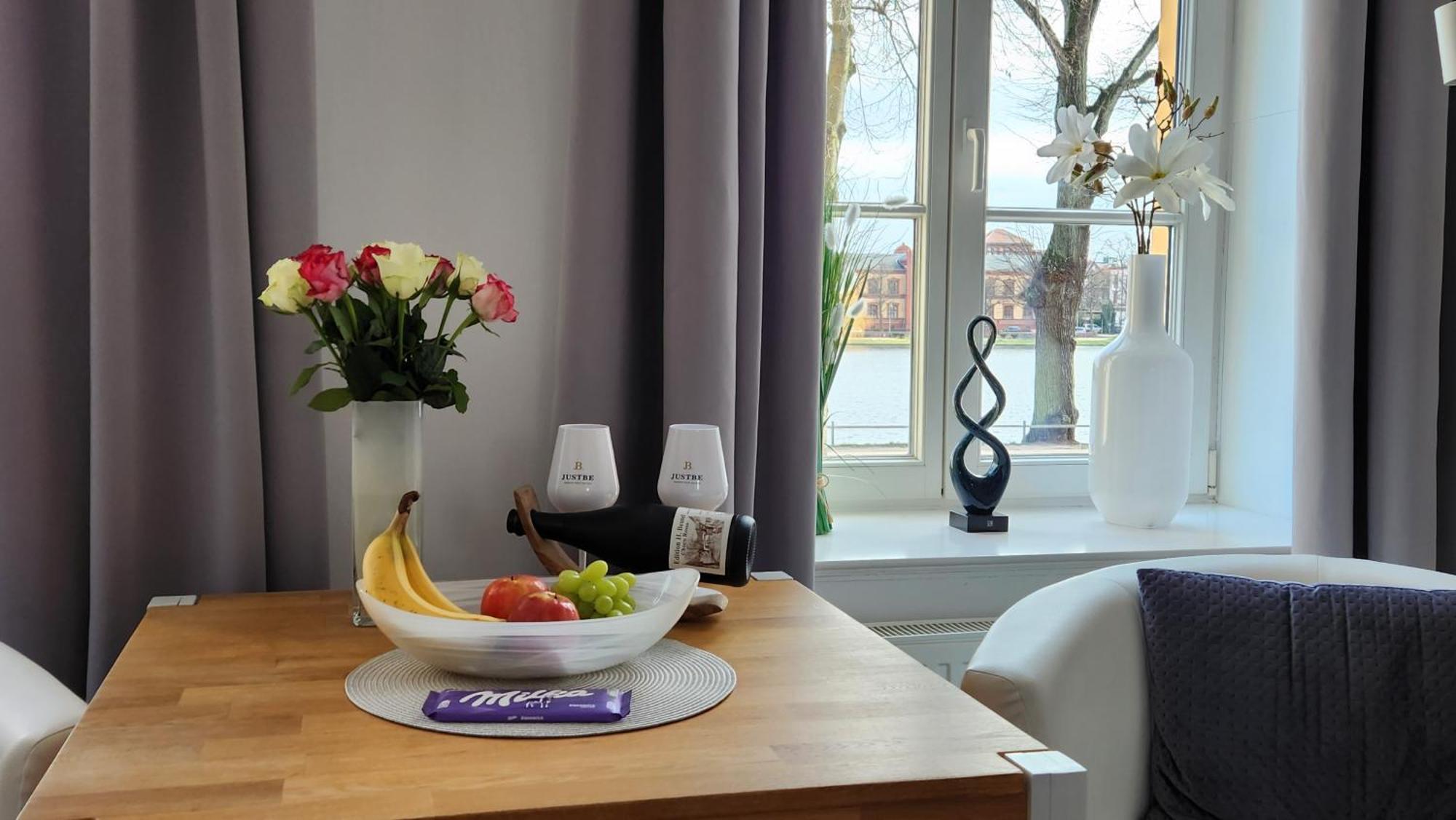 Das Ferienapartment Alexandrine Direkt Am Pfaffenteich Mit Eigenem Parkplatz Schwerin (Mecklenburg-Vorpommern) Quarto foto